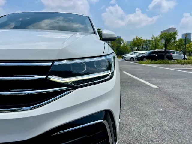 Volkswagen Tiguan X — Фото автомобиля 3