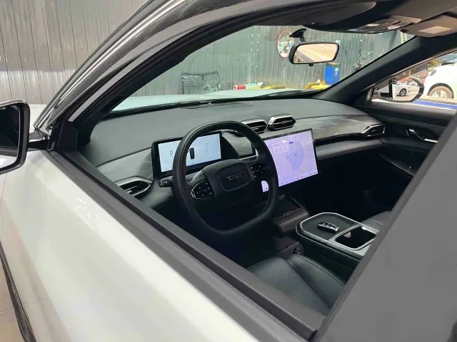 Dongfeng Fengshen L7 — Фото автомобиля 14