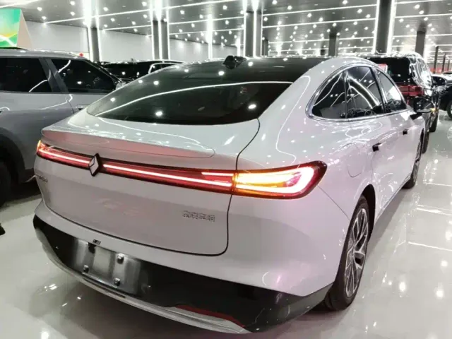 Baojun Xiangjing — Фото автомобиля 5