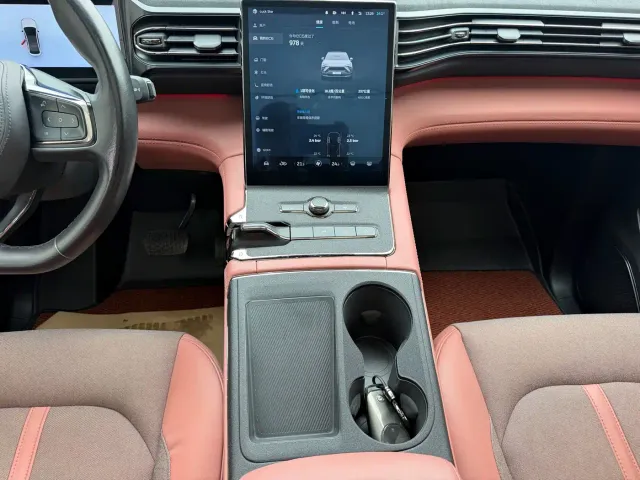 Nio EC6 — Фото автомобиля 13