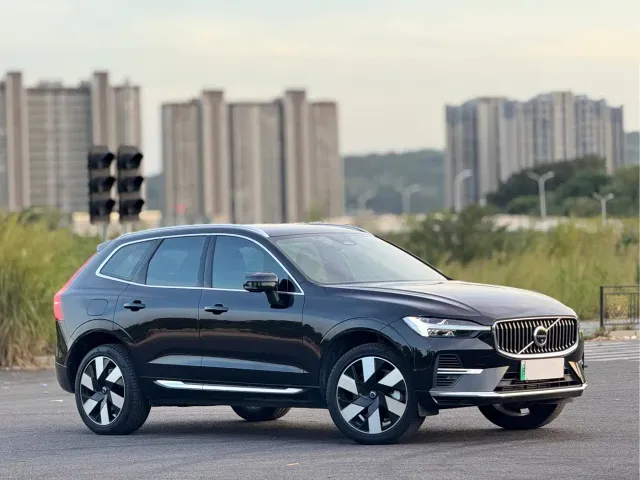 Volvo XC60 — Фото автомобиля 3