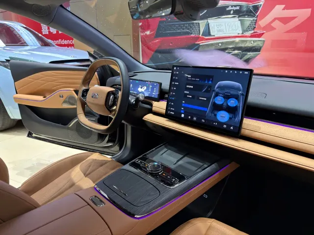 Geely Galaxy Xingyao 8 — Фото автомобиля 20