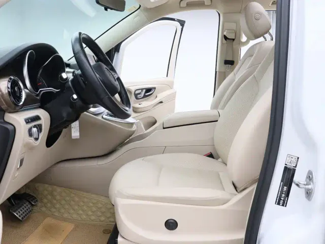 Mercedes-Benz V-Class — Фото автомобиля 2