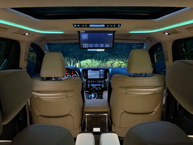 Toyota Alphard — Фото автомобиля 16
