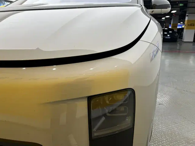 Li Auto i8 — Фото автомобиля 8