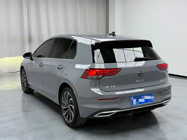 Volkswagen Golf — Фото автомобиля 13