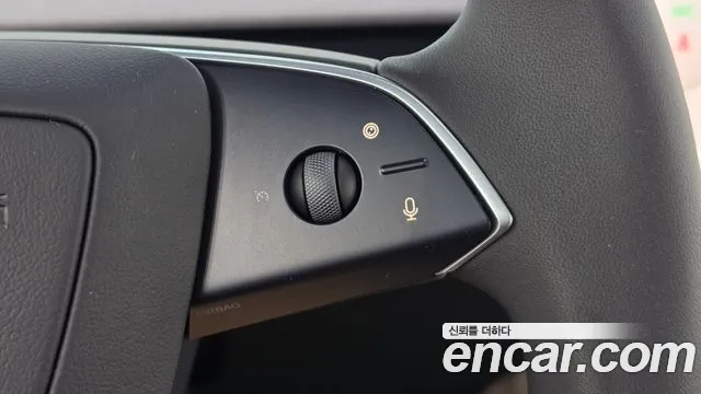 Tesla Model Y — Фото автомобиля 21