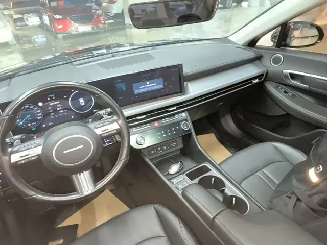 Hyundai Sonata — Фото автомобиля 12