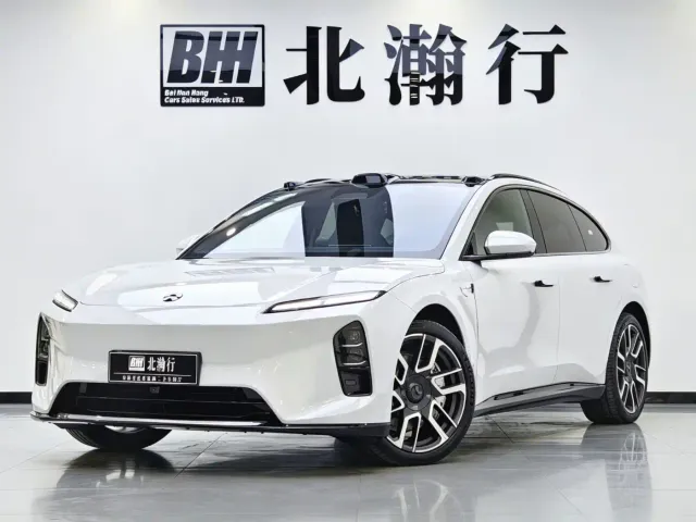 Фотография автомобиля — Nio ET5 Touring