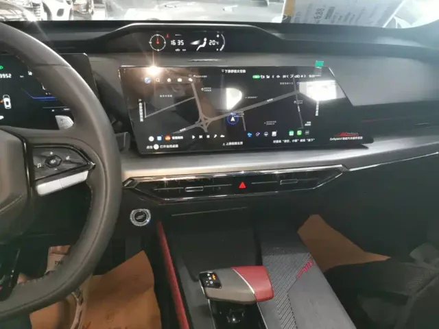 Changan Z6 — Фото автомобиля 12