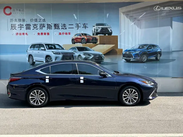 Lexus ES — Фото автомобиля 3