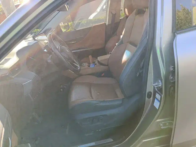Toyota Venza — Фото автомобиля 16