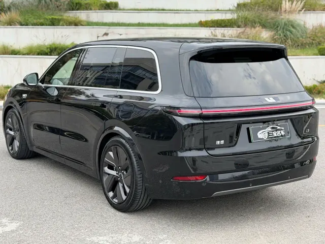 Li Auto L9 — Фото автомобиля 8