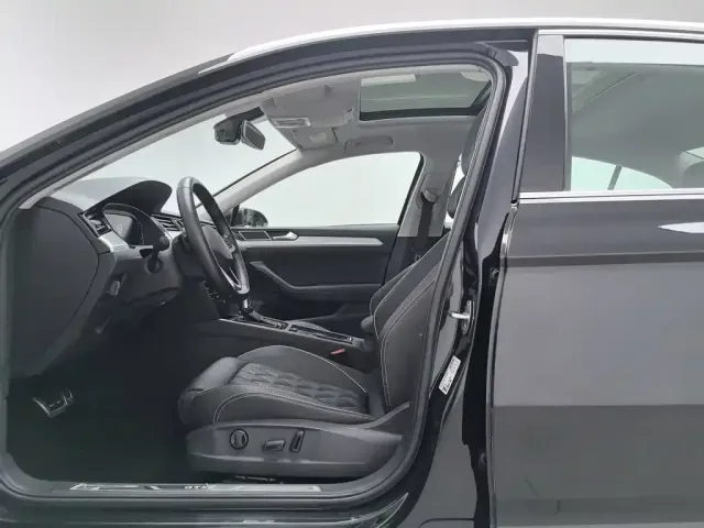 Volkswagen Magotan GTE Plug-in Hybrid 2022 GTE Luxury — Фото автомобиля 10