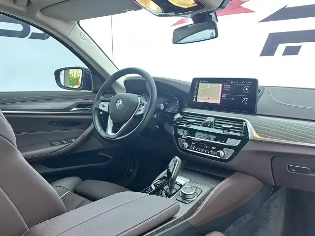 BMW 5 Series — Фото автомобиля 20