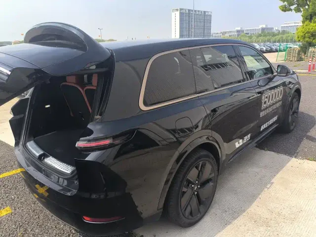 Li Auto L9 — Фото автомобиля 2