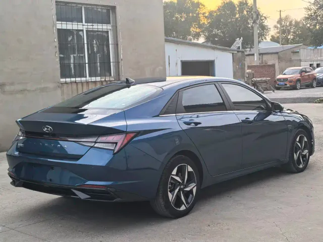 Hyundai Elantra — Фото автомобиля 4