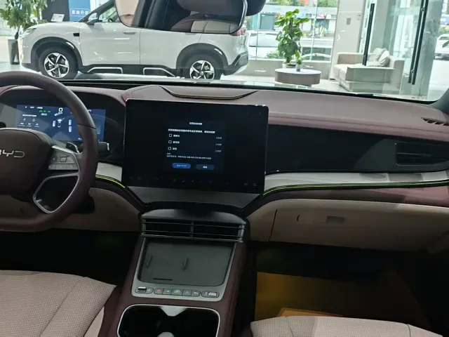 BYD Seal 07 DM-i — Фото автомобиля 6