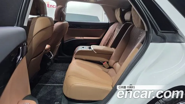 Hyundai Grandeur Grandeur (GN7) 2.5 Бензин 2WD — Фото автомобиля 4