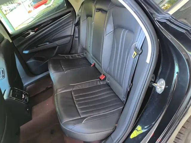 Volkswagen Passat — Фото автомобиля 16