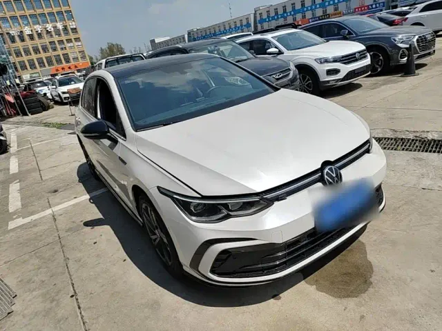 Volkswagen Golf — Фото автомобиля 3