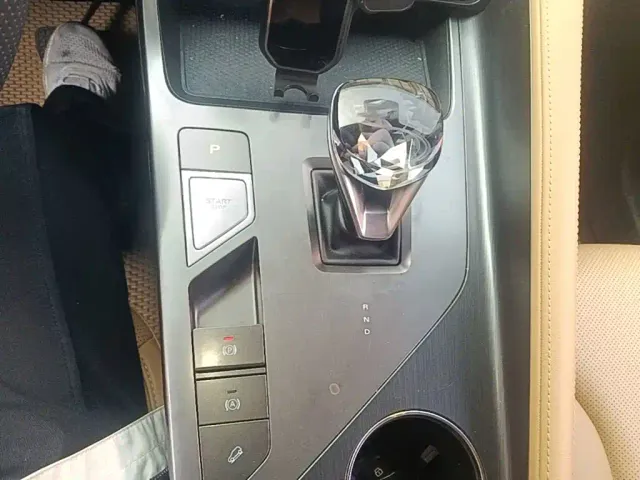 Roewe RX5 — Фото автомобиля 13