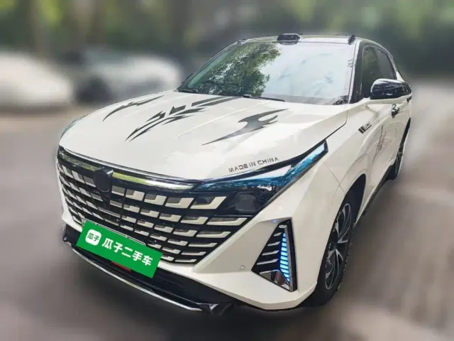 Фотография автомобиля — Changan UNI-Z