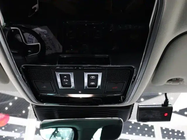 Land Rover Range Rover Velar — Фото автомобиля 12