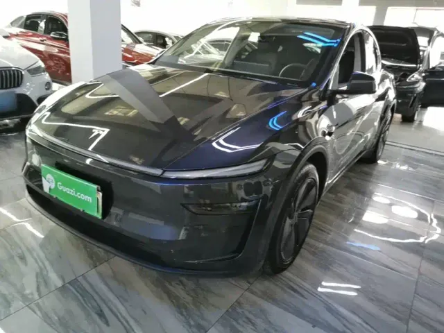Фотография автомобиля — Tesla Model Y
