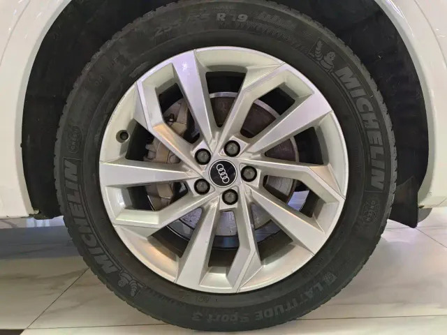 Audi Q5L — Фото автомобиля 22