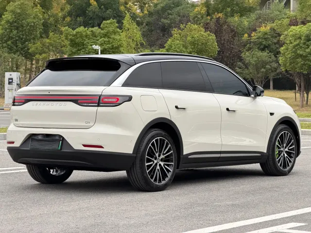 Leapmotor C11 — Фото автомобиля 7
