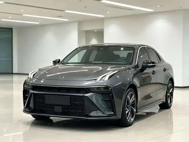 Фотография автомобиля — Lynk & Co 03