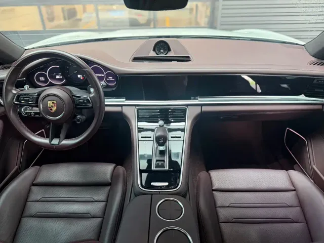Porsche Panamera — Фото автомобиля 9