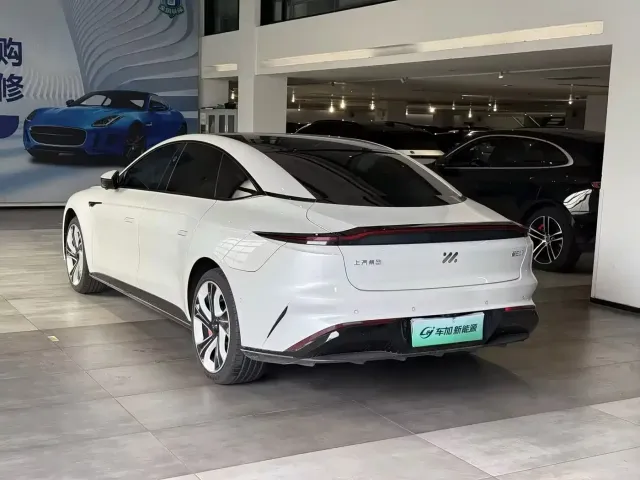 IM Motors L7 — Фото автомобиля 7
