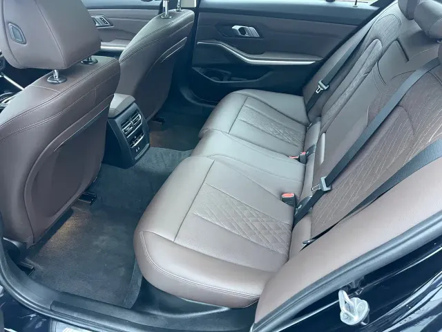 BMW 3 Series — Фото автомобиля 9