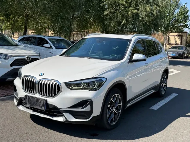 Фотография автомобиля — BMW X1