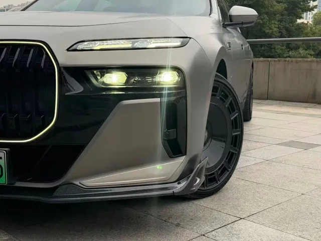 BMW i7 — Фото автомобиля 9