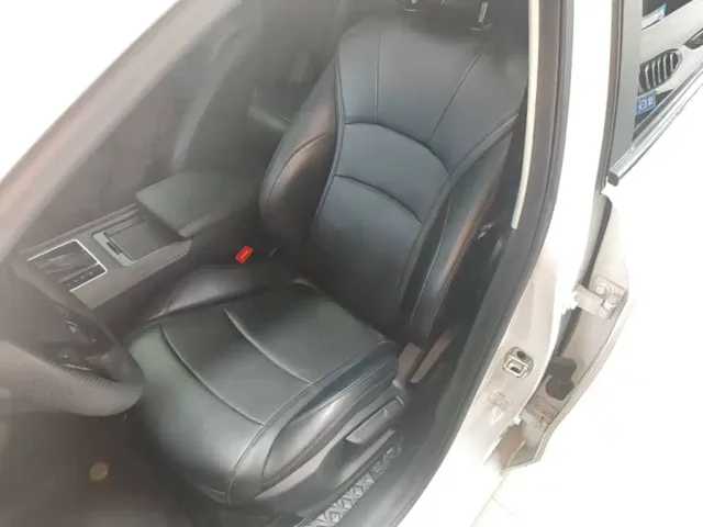 Roewe i5 — Фото автомобиля 14