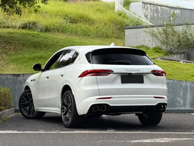 Maserati Grecale — Фото автомобиля 15