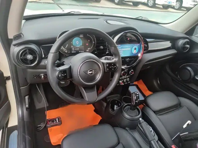 MINI Hatch — Фото автомобиля 9