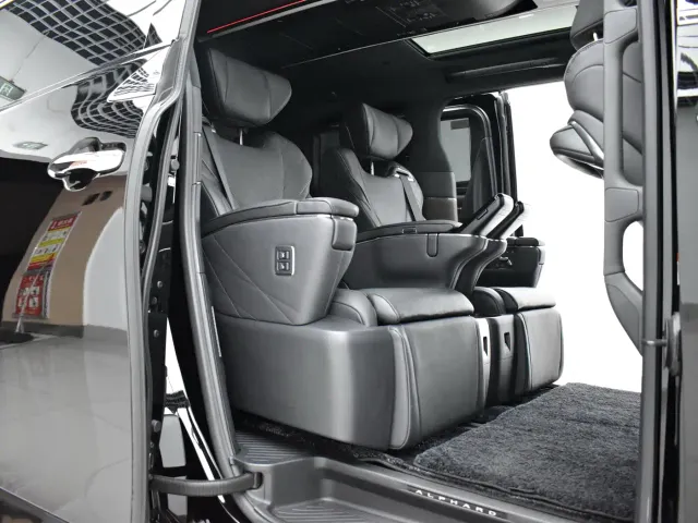 Toyota Alphard — Фото автомобиля 18