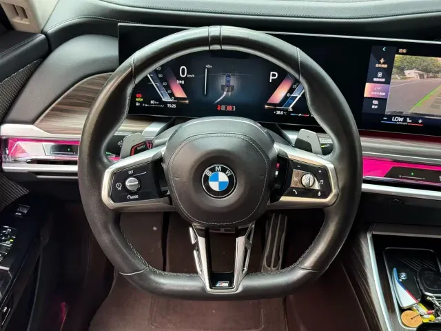 BMW 7 Series — Фото автомобиля 8