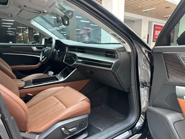 Audi A6L — Фото автомобиля 16