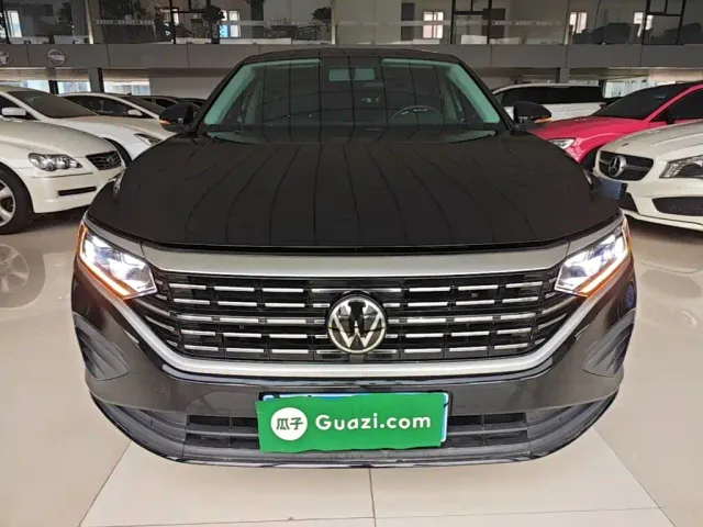 Volkswagen Passat — Фото автомобиля 2