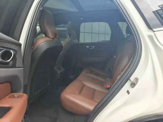 Volvo XC60 — Фото автомобиля 7