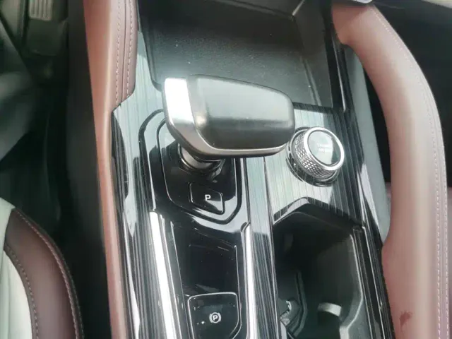 Geely Xingyue L — Фото автомобиля 16
