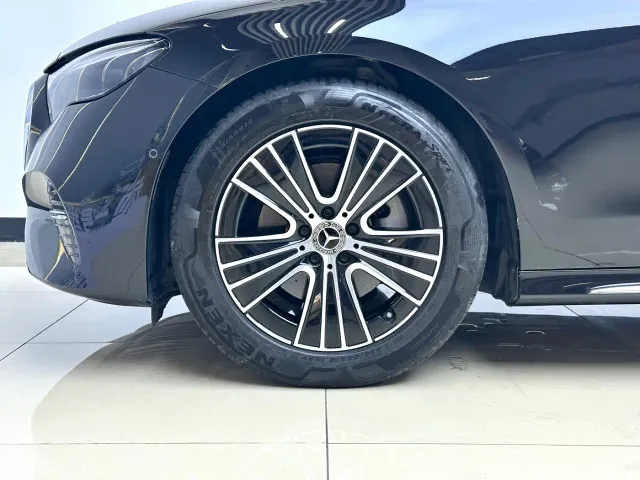 Mercedes-Benz E-Class — Фото автомобиля 21