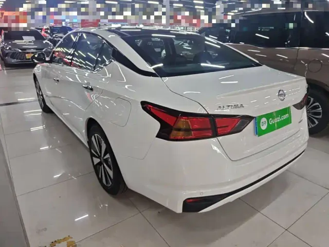 Nissan Teana — Фото автомобиля 4