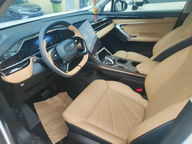 Geely Boyue L — Фото автомобиля 4