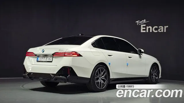BMW 5 Series G60 — Фото автомобиля 2